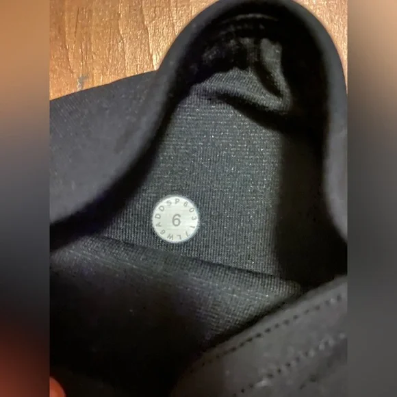 Lululemon Luxtreme Mesh Crops - Picture 4 of 5